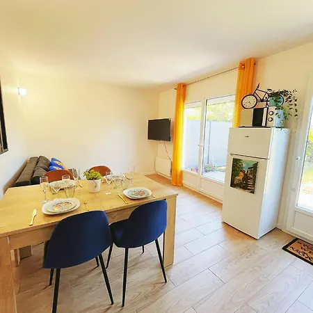 Nids Calmes Flyhome - 7mins A Pied De Gare - Mi Et Paris Apartment *